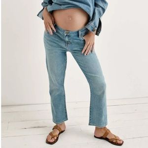 The crop maternity jean - Hatch size 34. Light wash